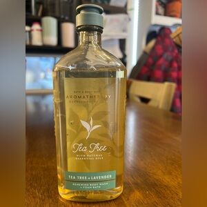 Bath & Body Works Aromatherapy Tea Tree & Lavender Body Wash - Clear and Teal